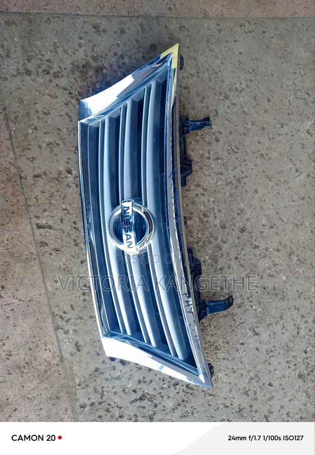 Nissan Slphy 2015 Grill