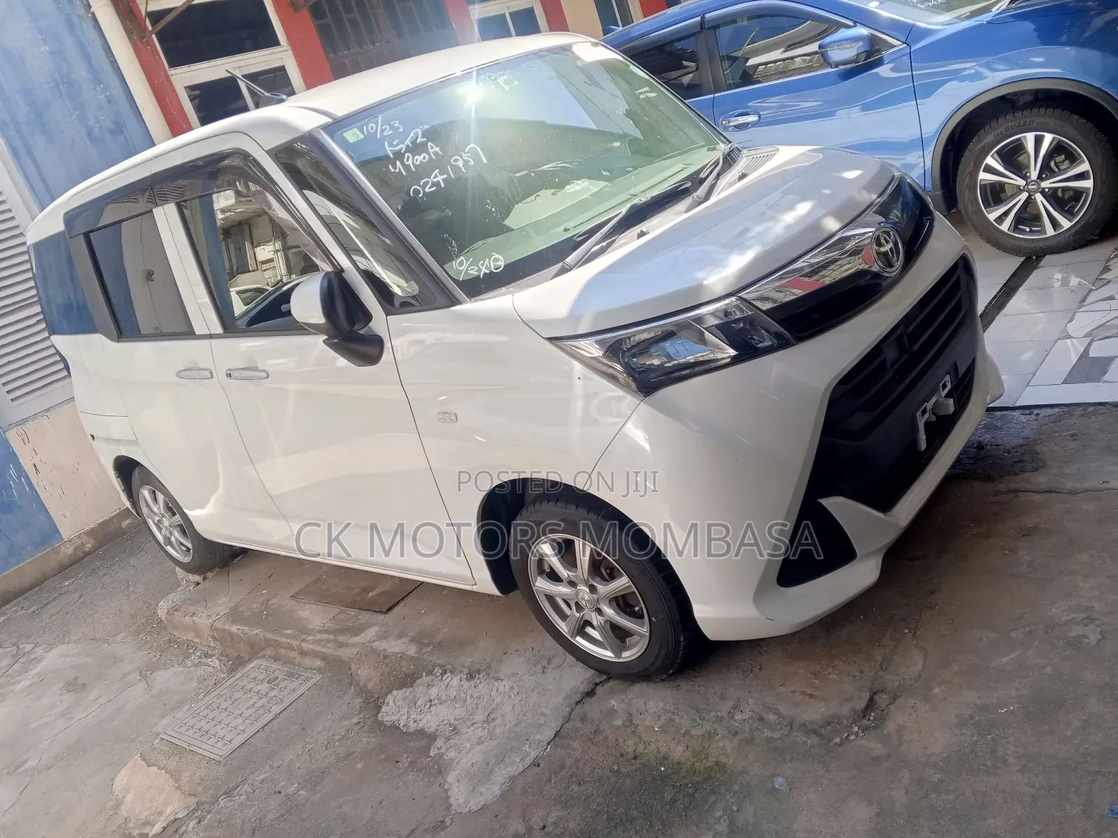 Toyota Tank 2019 White