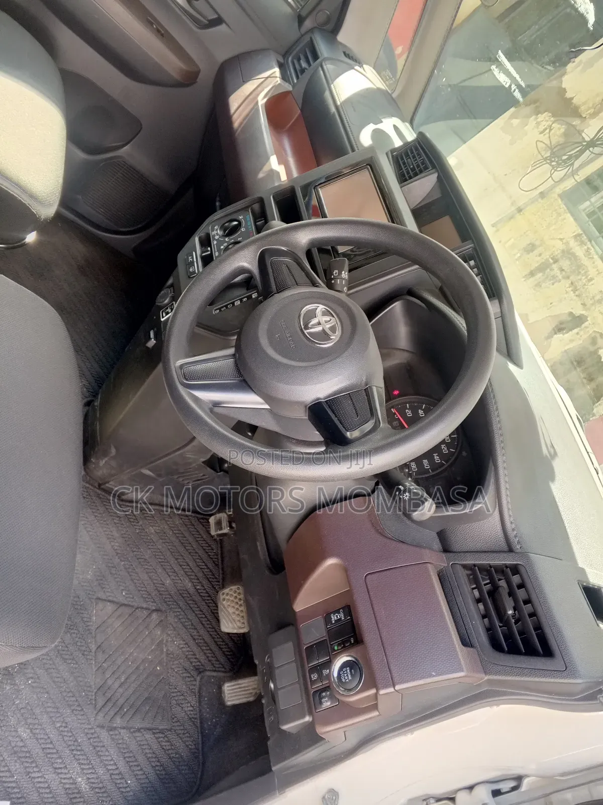 Toyota Tank 2019 White