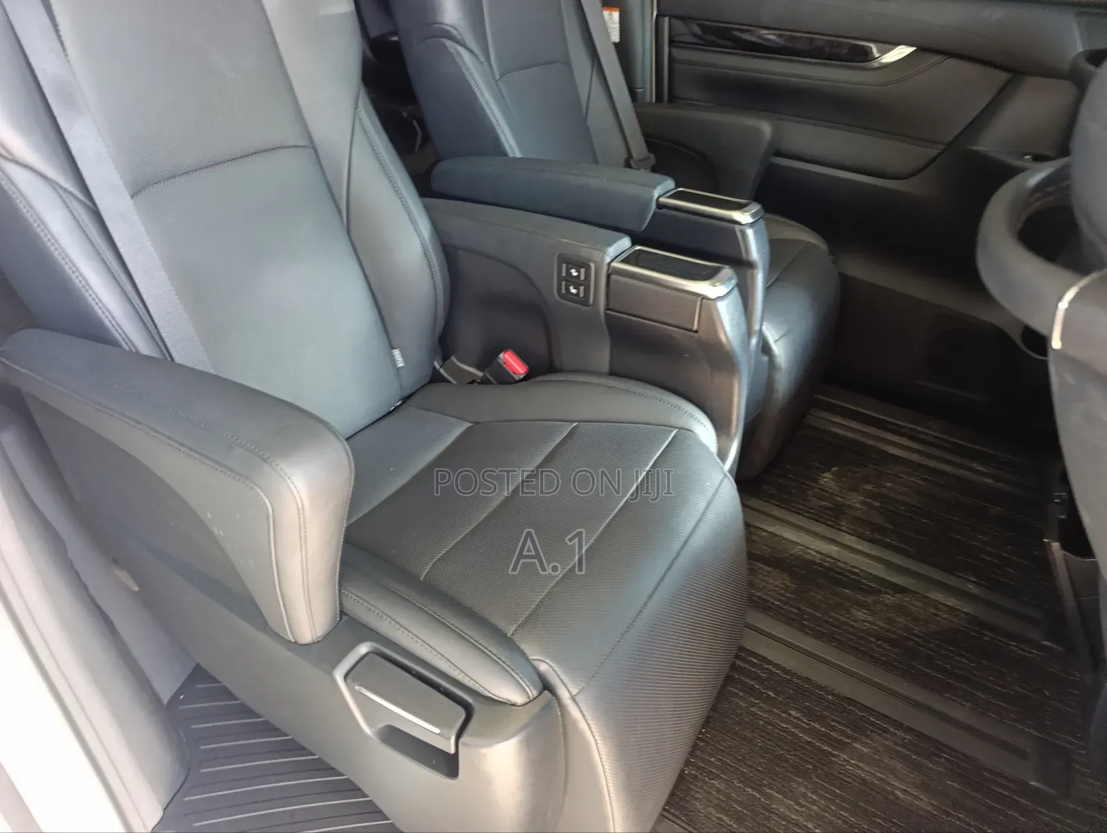 Toyota Vellfire 2019 White