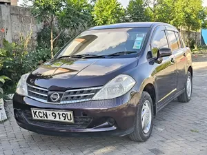 Nissan Tiida 2010 Purple