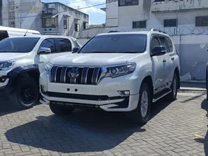 Toyota Land Cruiser Prado 2.8 2019 Off white