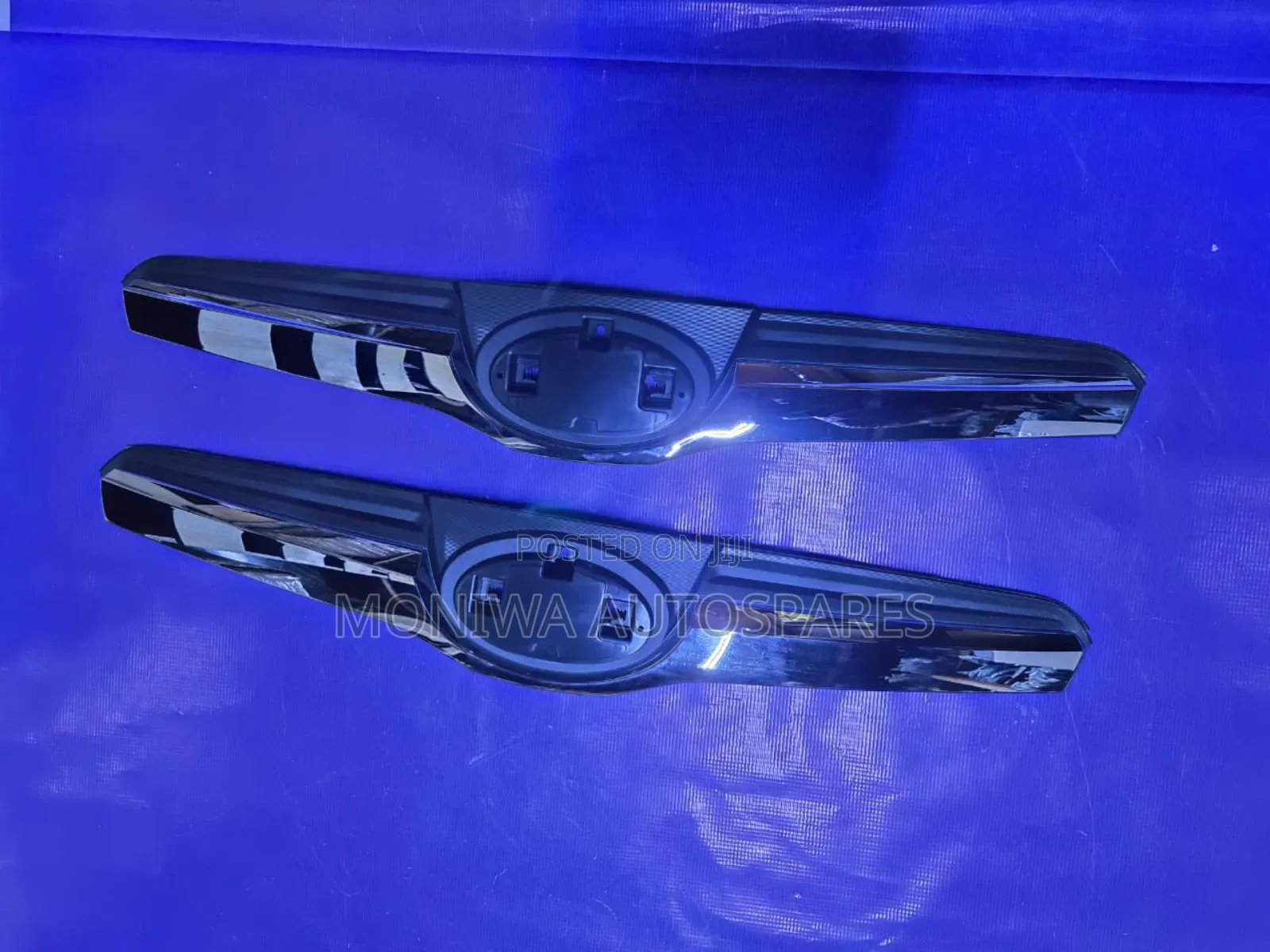Grille Chrome Moulding Sj
