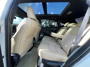 Toyota Harrier 2.0 2014 White