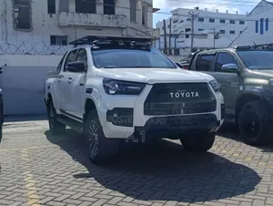 Toyota Hilux Revo Double Cab Deisel 2.8 AWD 2019 Pearl