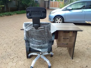American Wallnat Desk 1.2m and Fabalaxe Headrest Chair