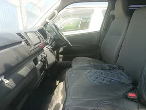 Toyota HiAce 2019 Blue