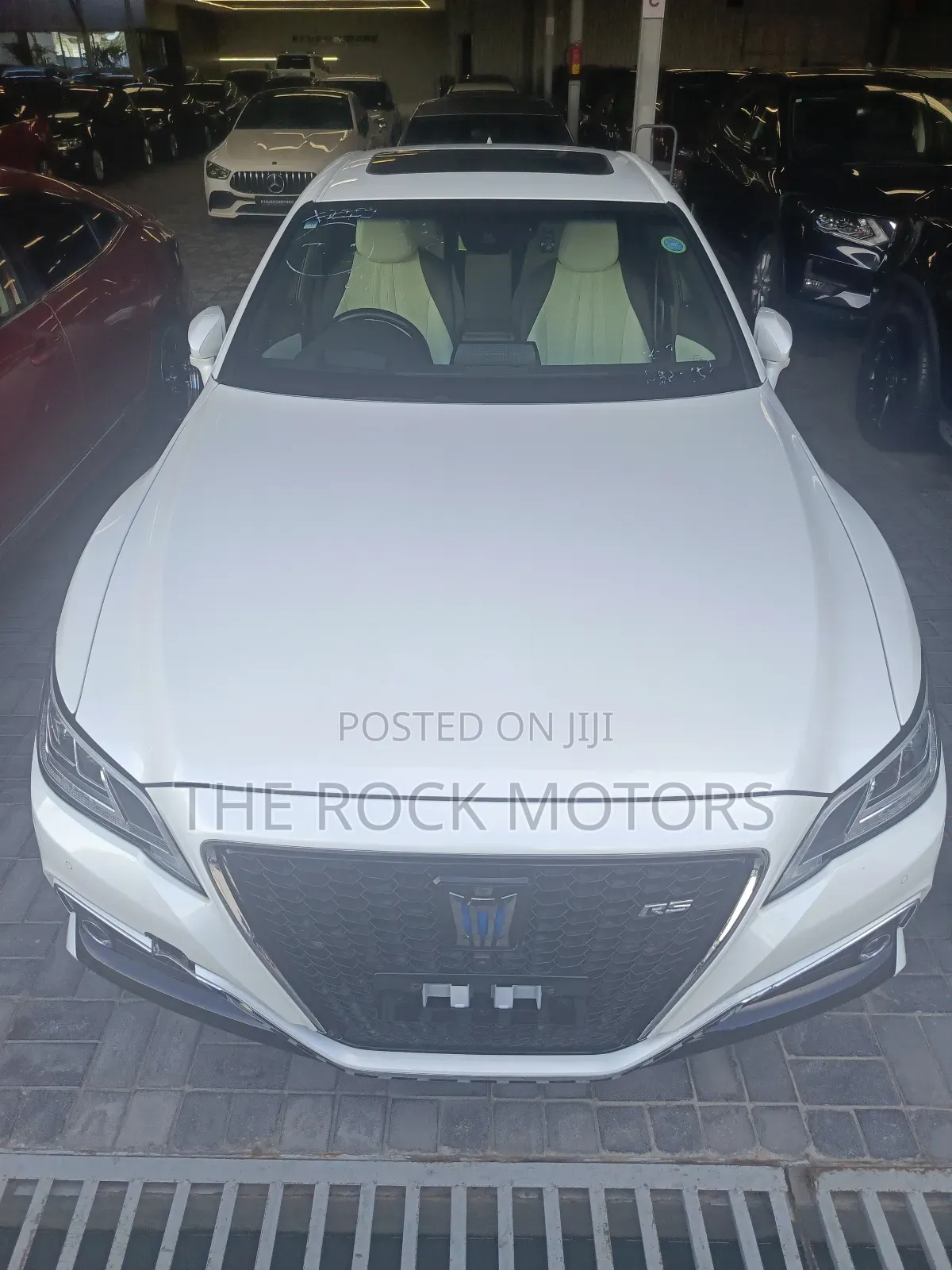 Toyota Crown 2019 White