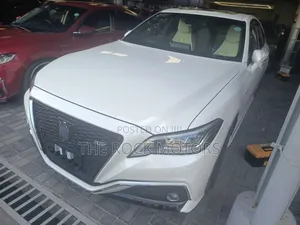 Toyota Crown 2019 White