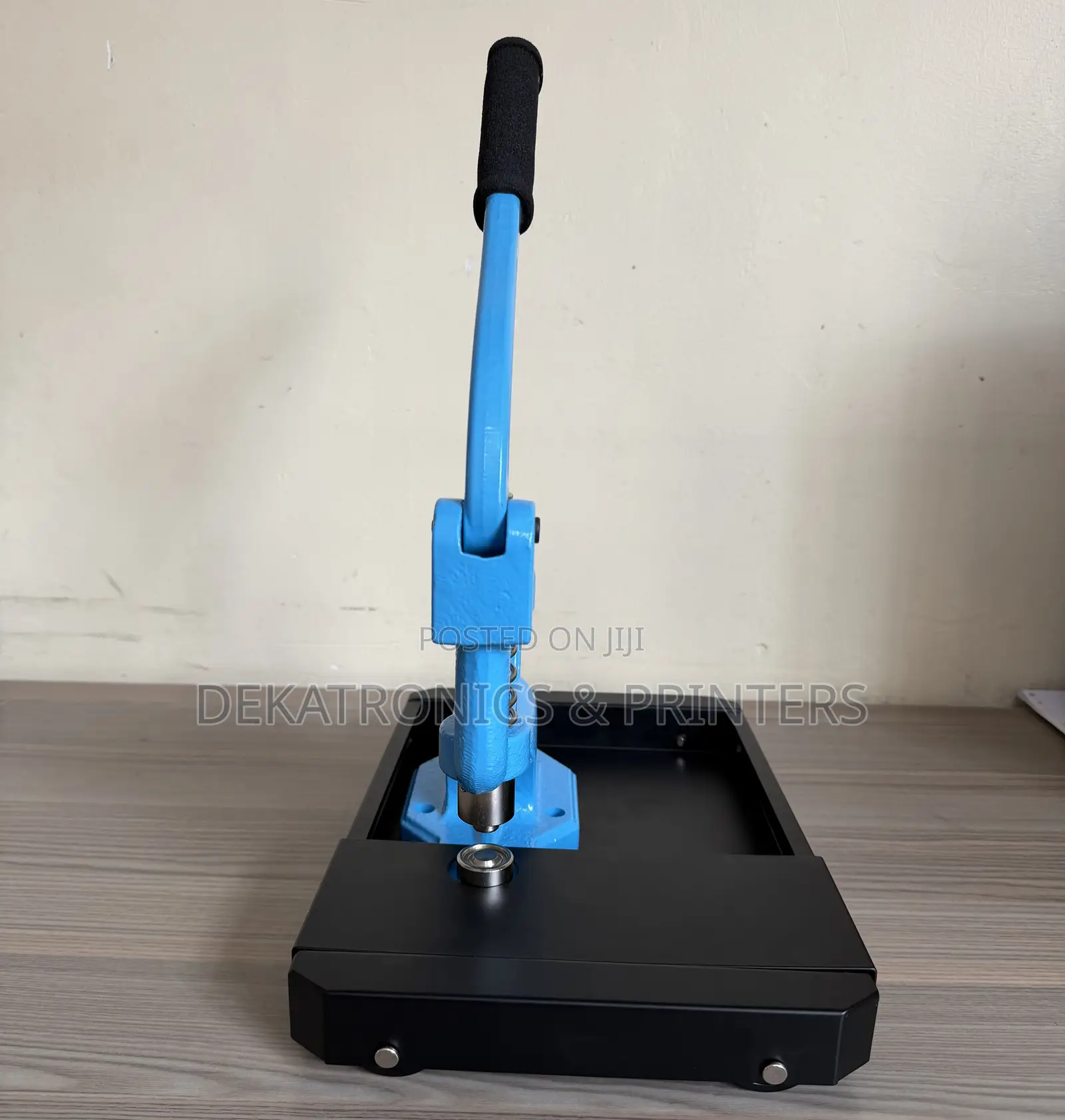 Commercial Grommet Eyelet Machine