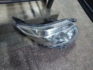 Headlight Noah Esquire 2015 Xenon (Engrave J)