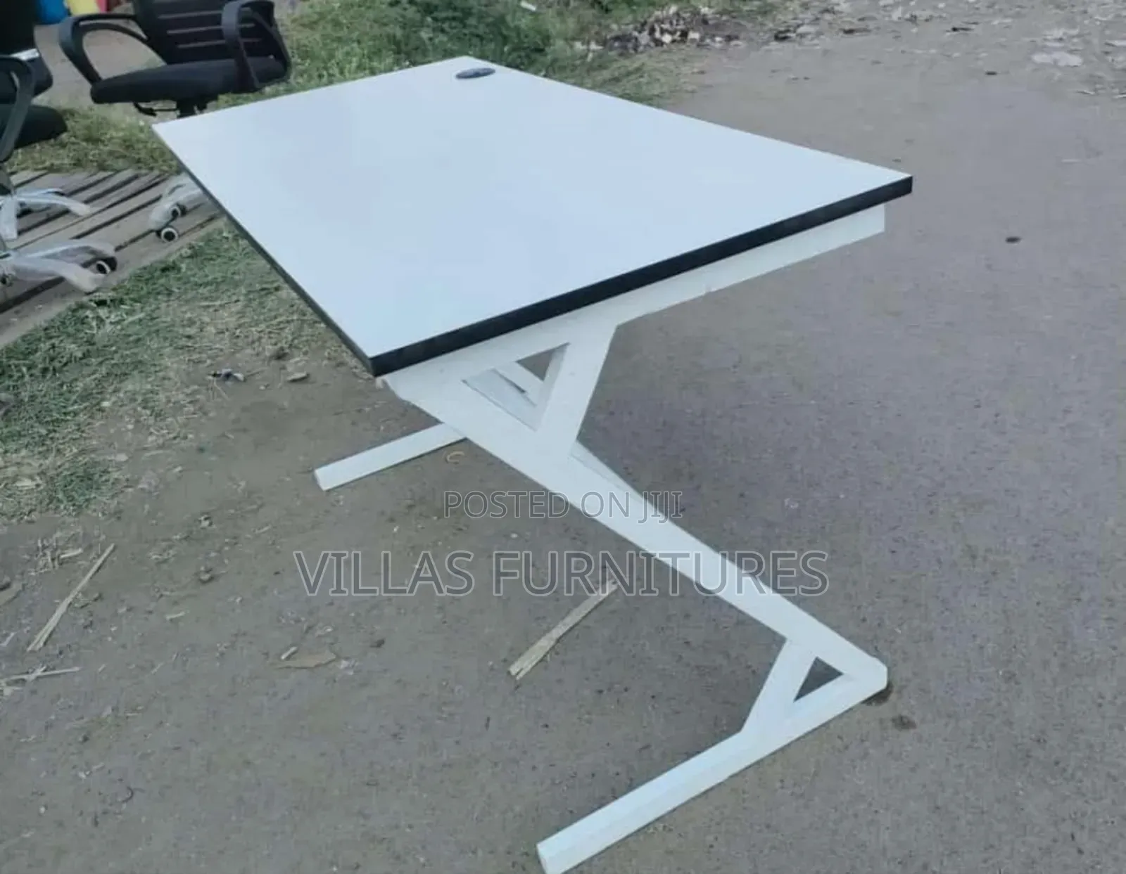 Z Design Metallic White Paint Study Table