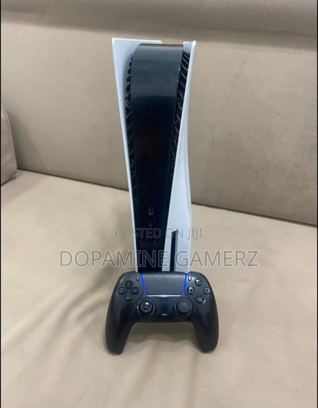 Playstation 5 Standard - main view