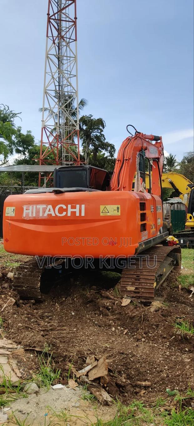 Hitachi Zx200 Excavator - thumbnail 2