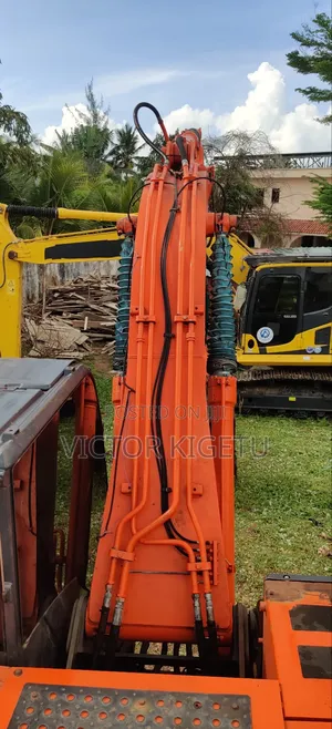 Hitachi Zx200 Excavator