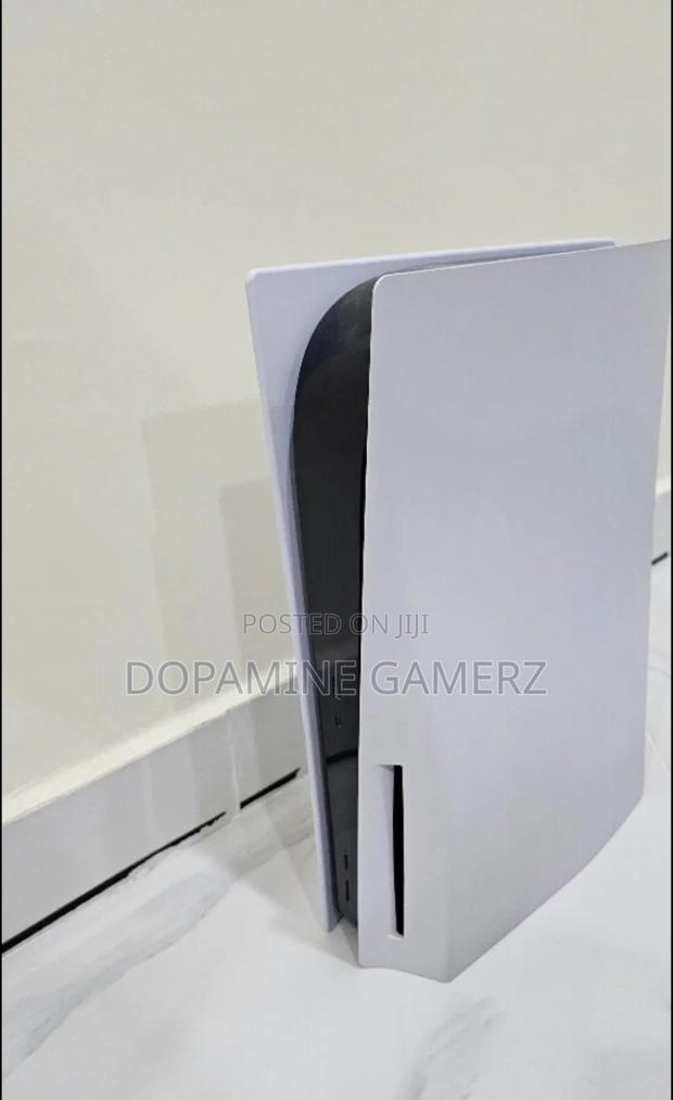 Playstation 5 Standard - main view