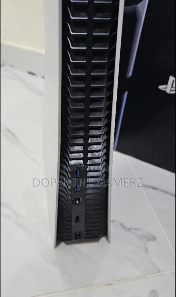 Playstation 5 Standard - thumbnail 3