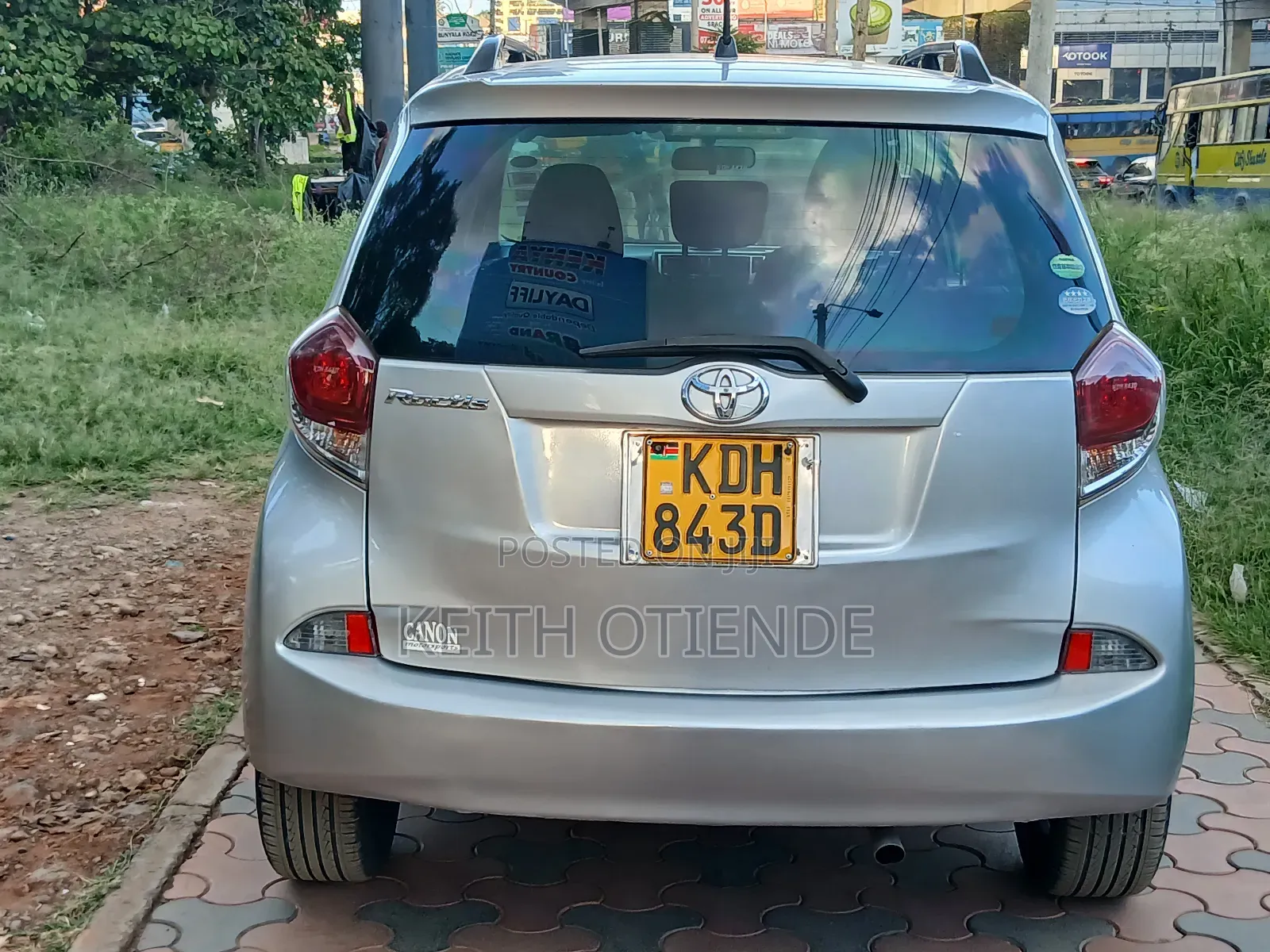 Toyota Ractis 1.3 FWD 2014 Silver