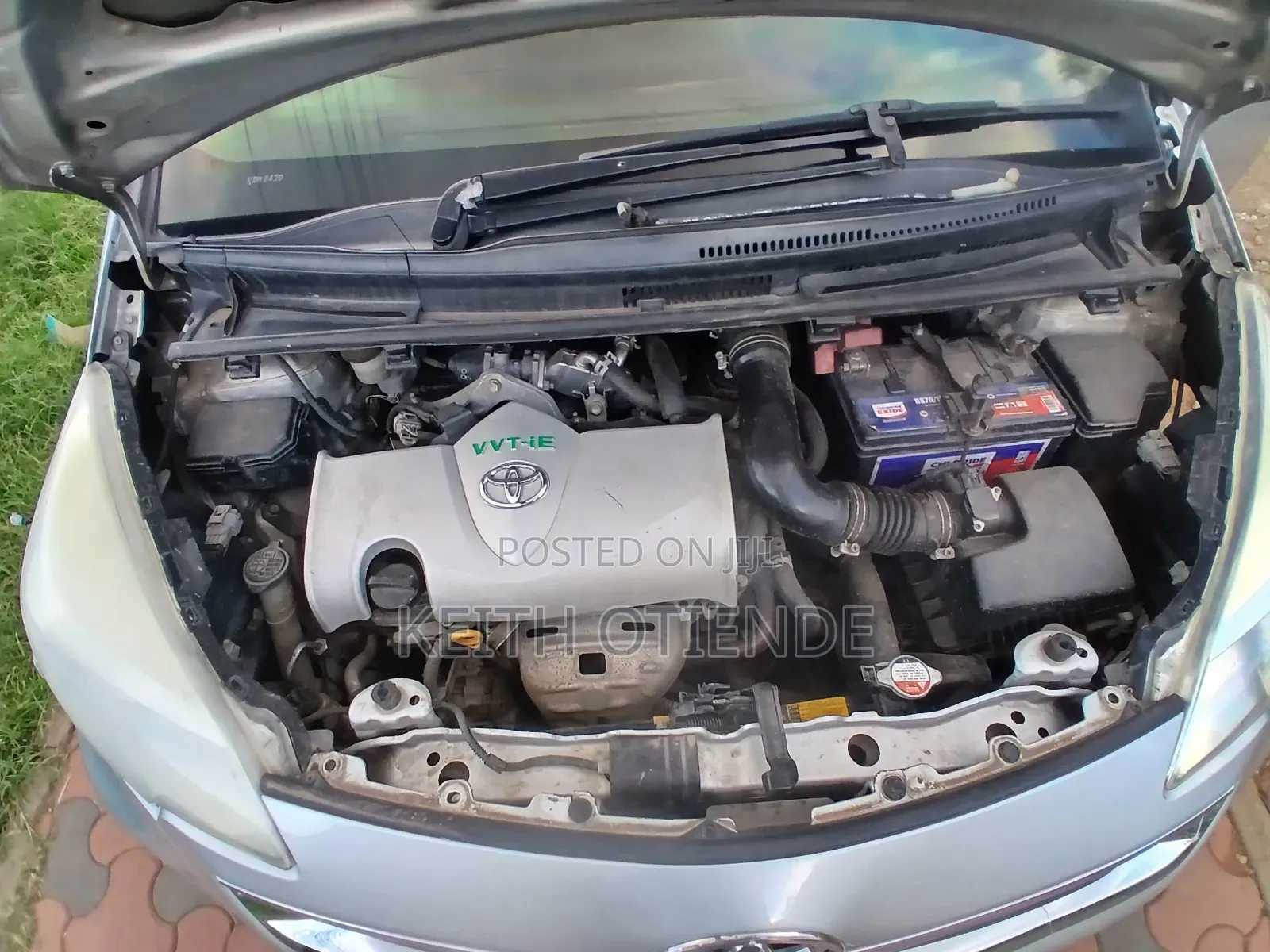 Toyota Ractis 1.3 FWD 2014 Silver