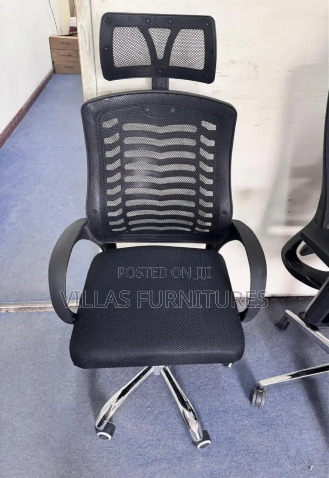 Headrest Chair With Rotating Casters