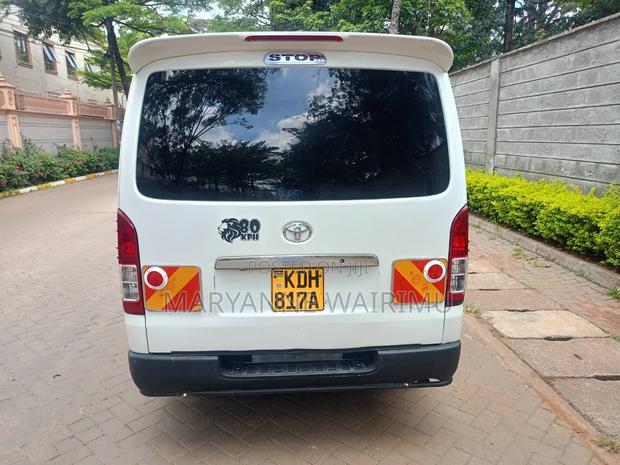 Toyota HiAce 2014 White - thumbnail 4