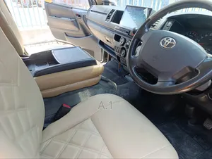 Toyota Quantum 2019 Silver