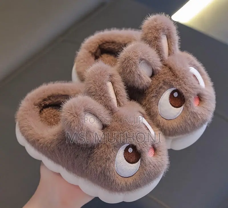 Bunny / Rabbit-Themed Fuzzy Plush Indoors Slippers