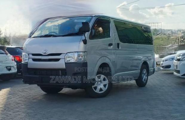 Toyota HiAce 2019 Silver