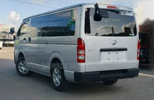 Toyota HiAce 2019 Silver