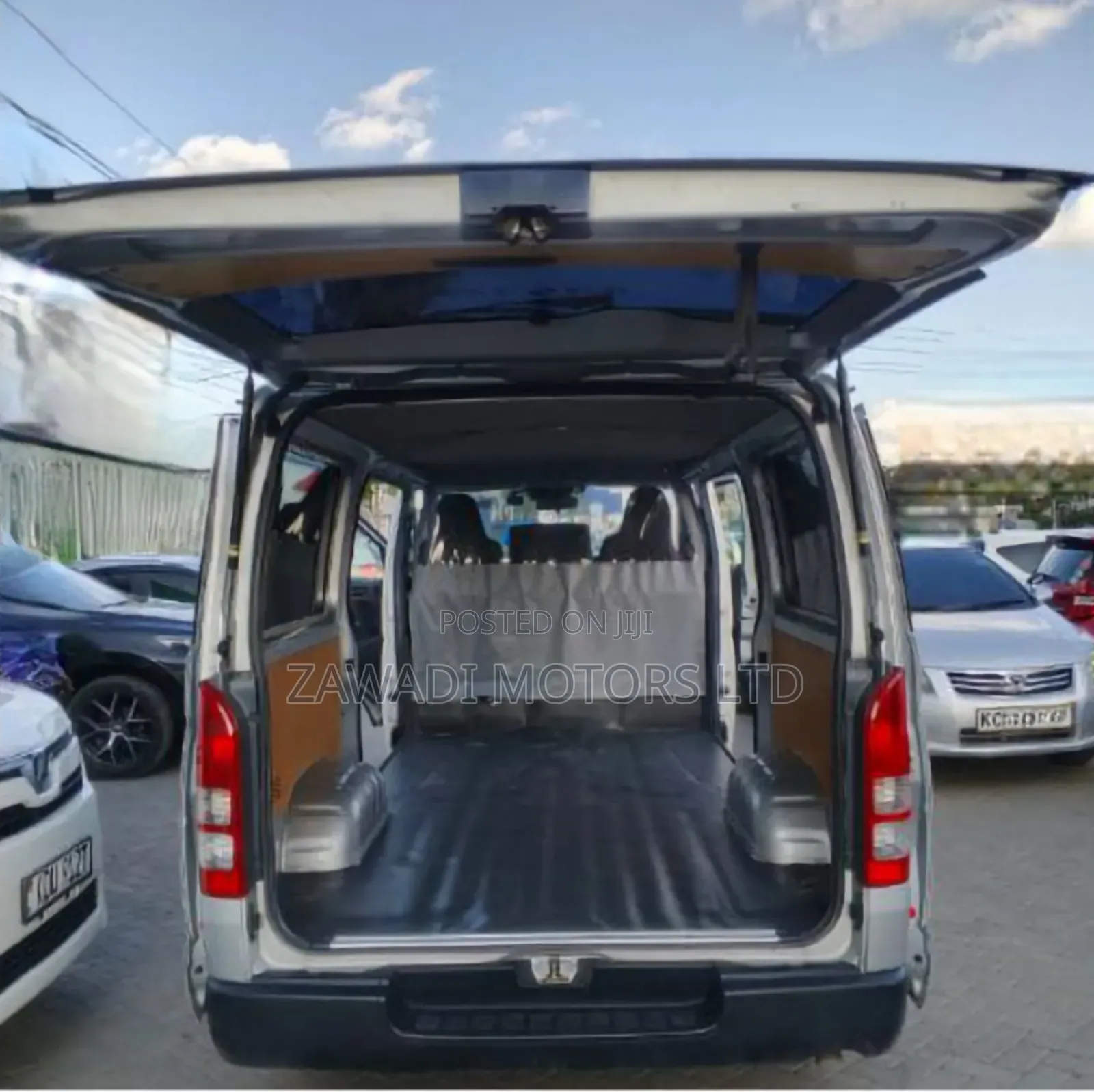 Toyota HiAce 2019 Silver