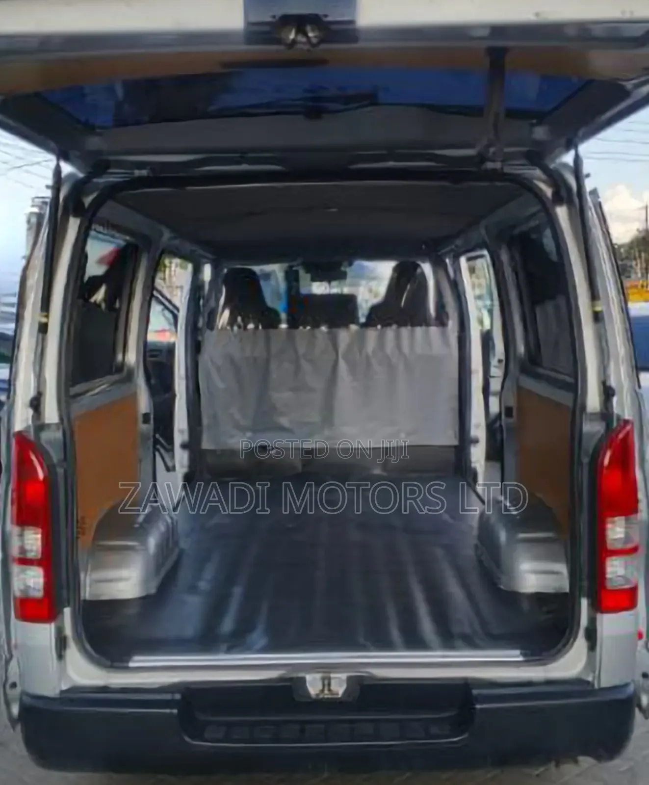 Toyota HiAce 2019 Silver