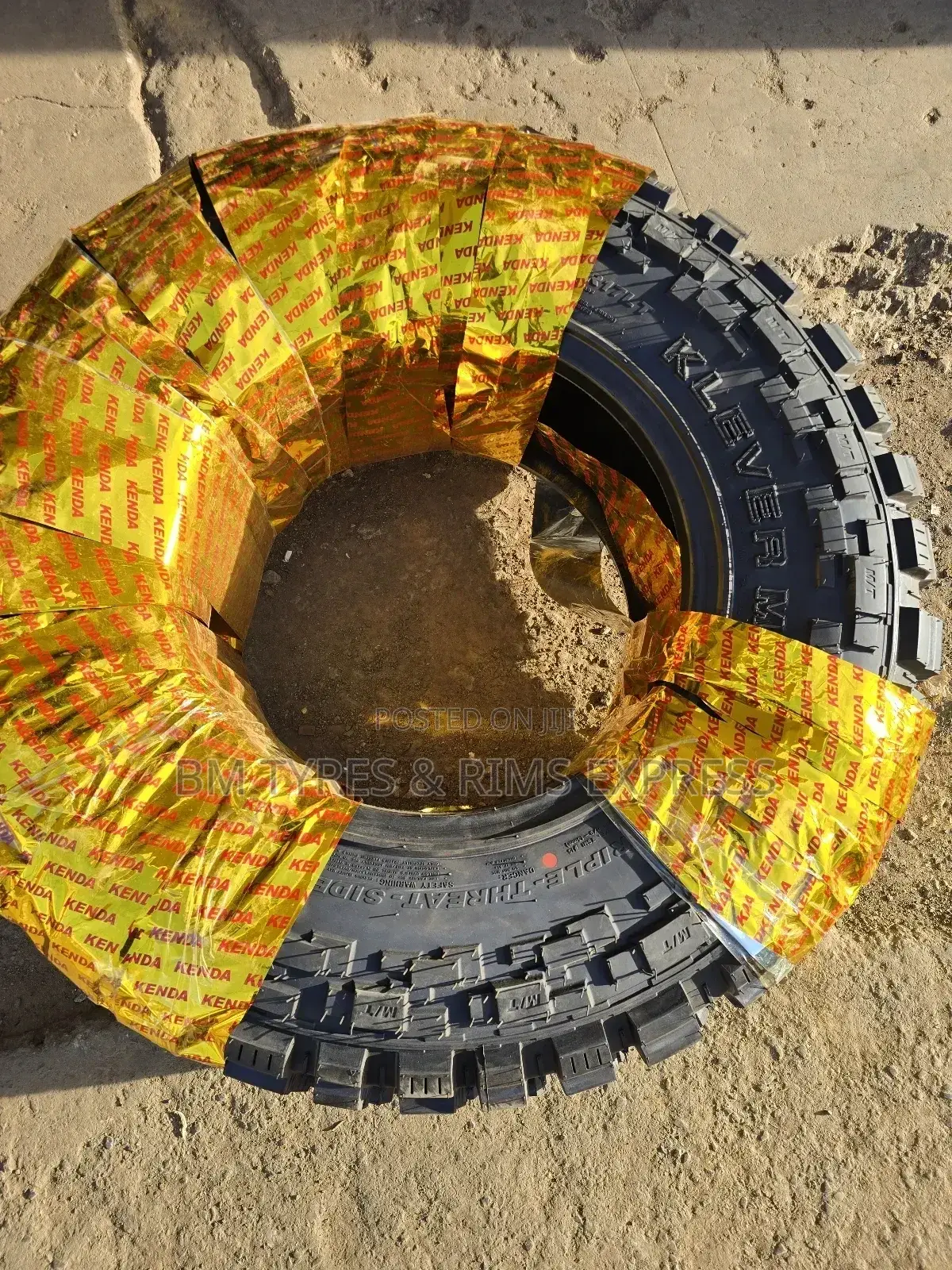 35x12.50 R17 Kenda Tyres (Klever) Mud Terrein.