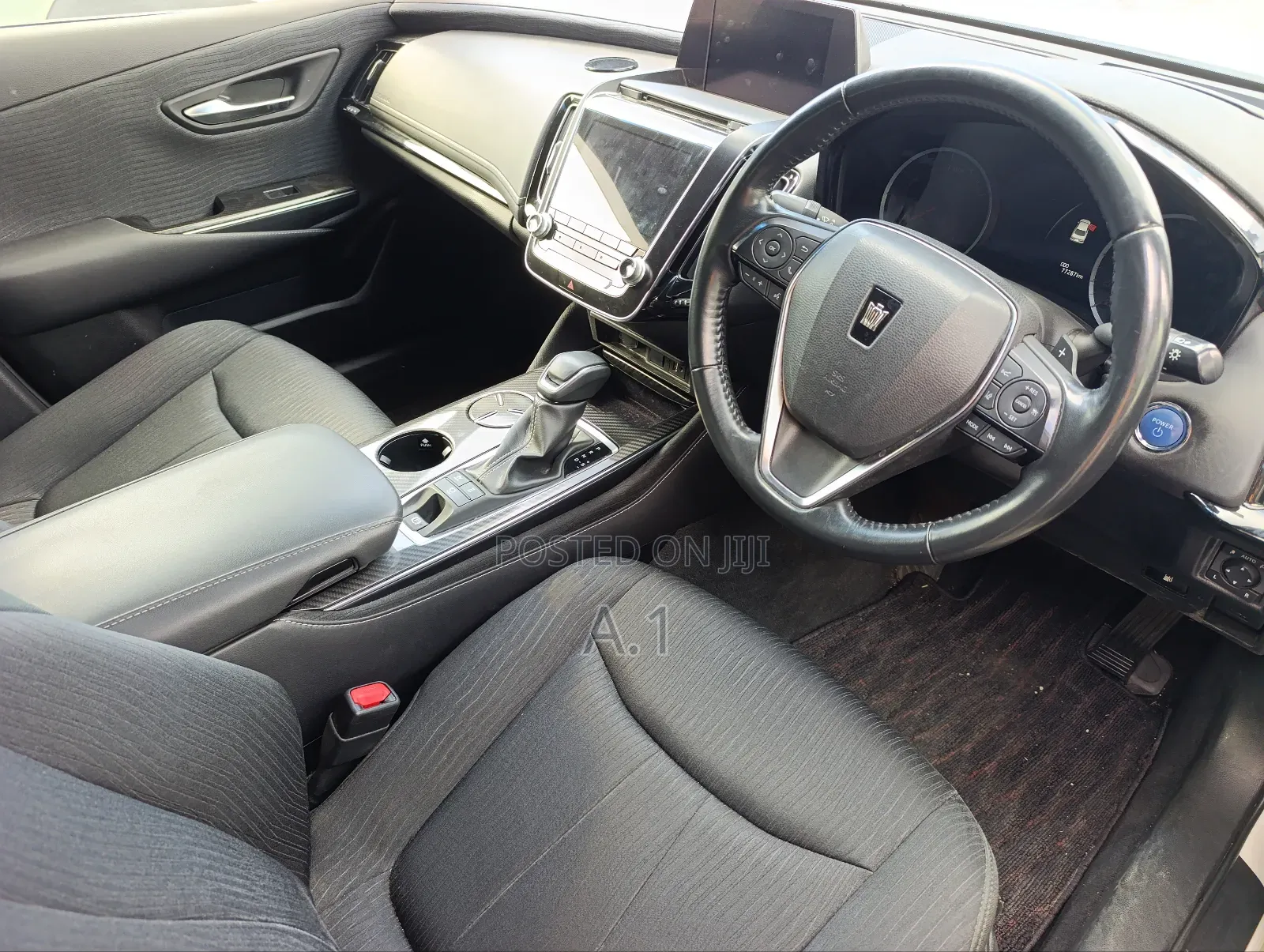 Toyota Crown 2019 Pearl