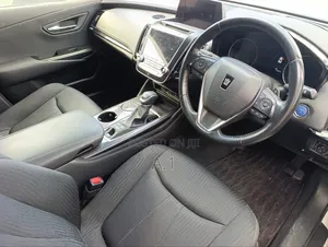 Toyota Crown 2019 Pearl