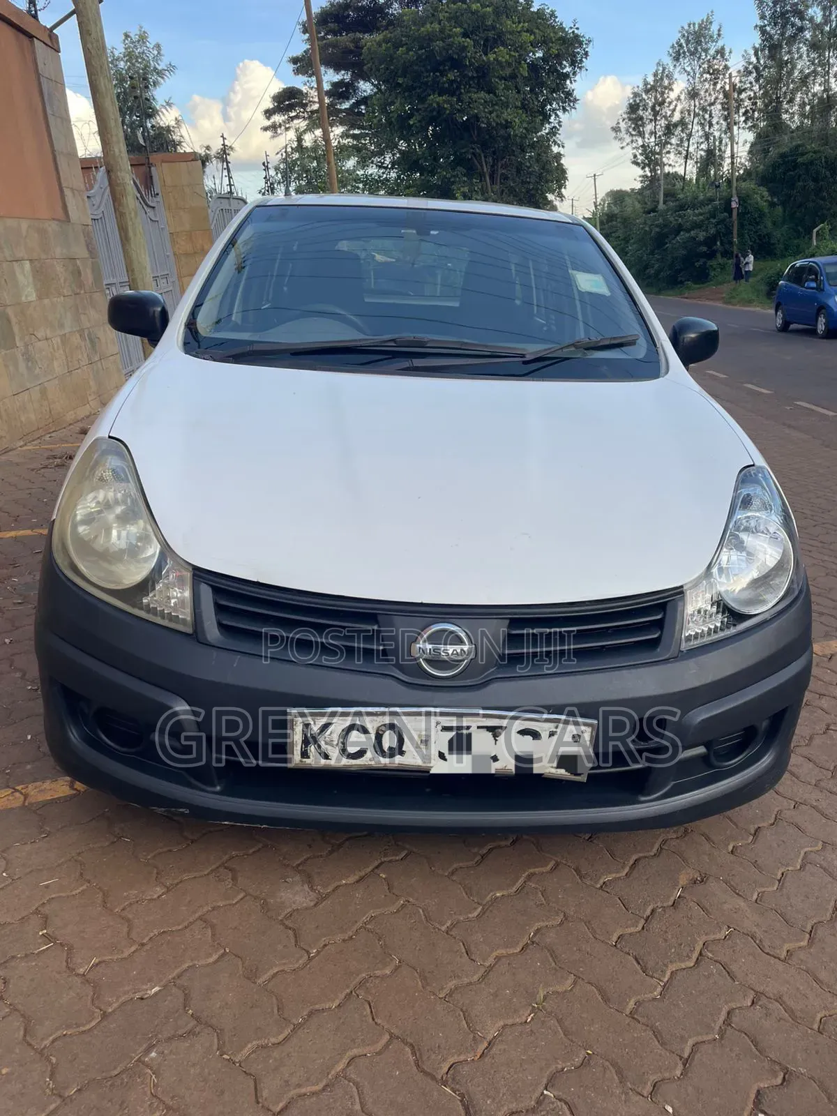 Nissan Advan 2012 White
