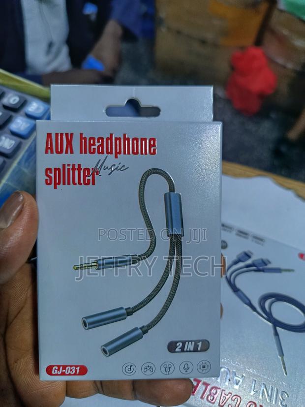 Aux Headphone Splitter Used to Connect Two Pairs of Headphones or Spe