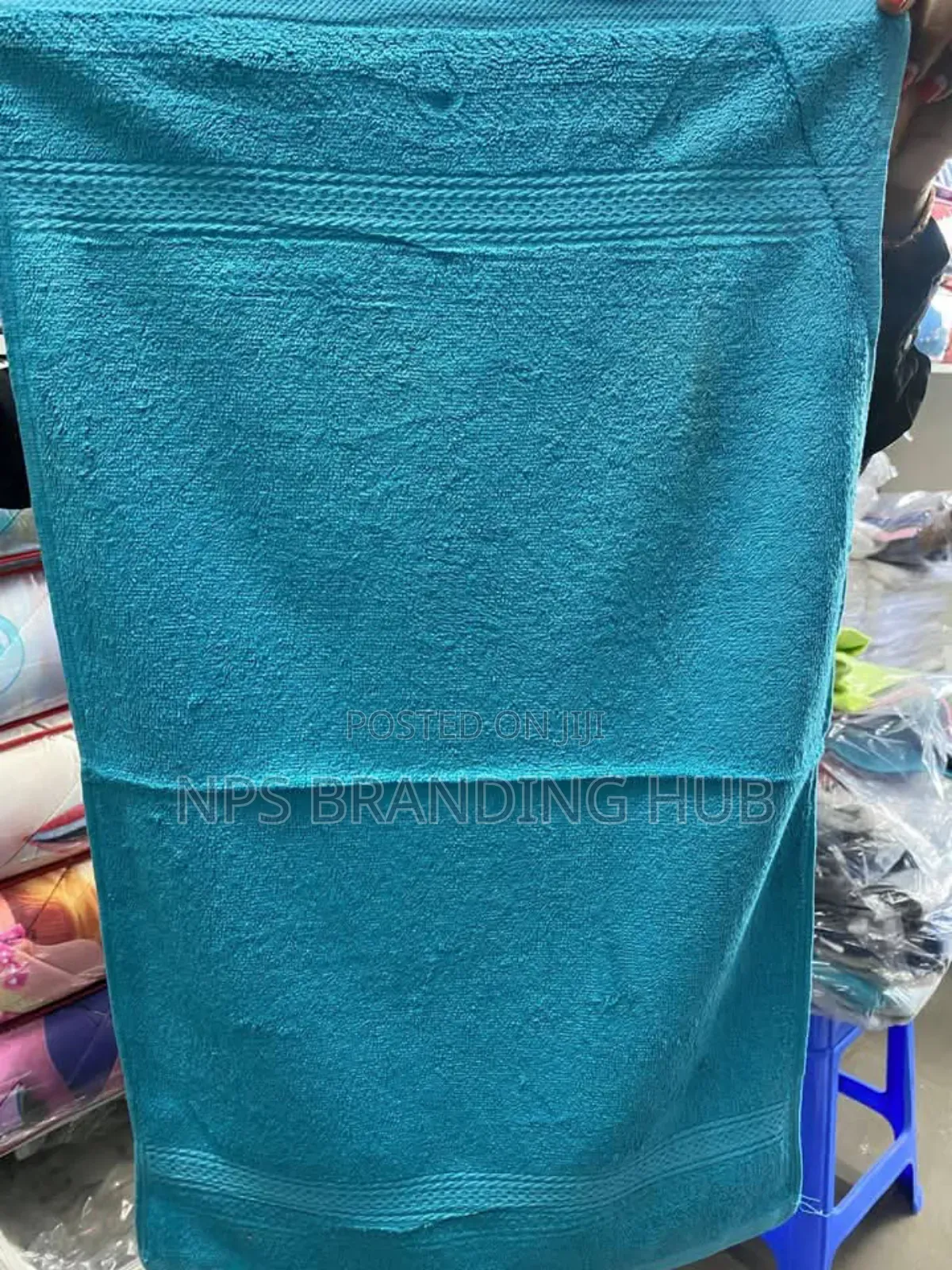 Coloured Hand Towels
Size:16*28ft(40*70cm) SNG