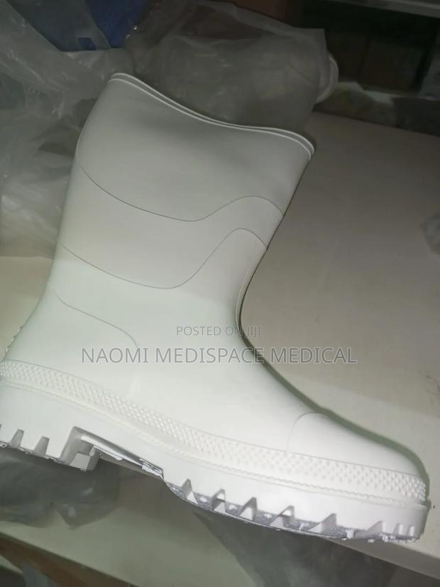 New Autoclavable Theatre Boots