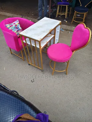 Manicure Set of Styling/Love Seat and Table