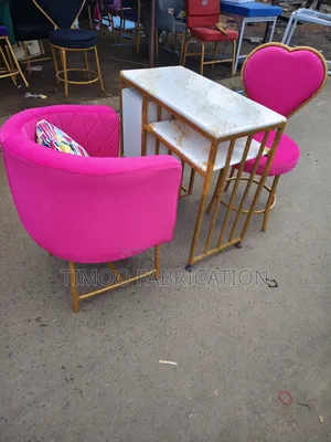 Manicure Set of Styling/Love Seat and Table