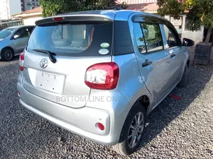 Toyota Passo 2019 Silver