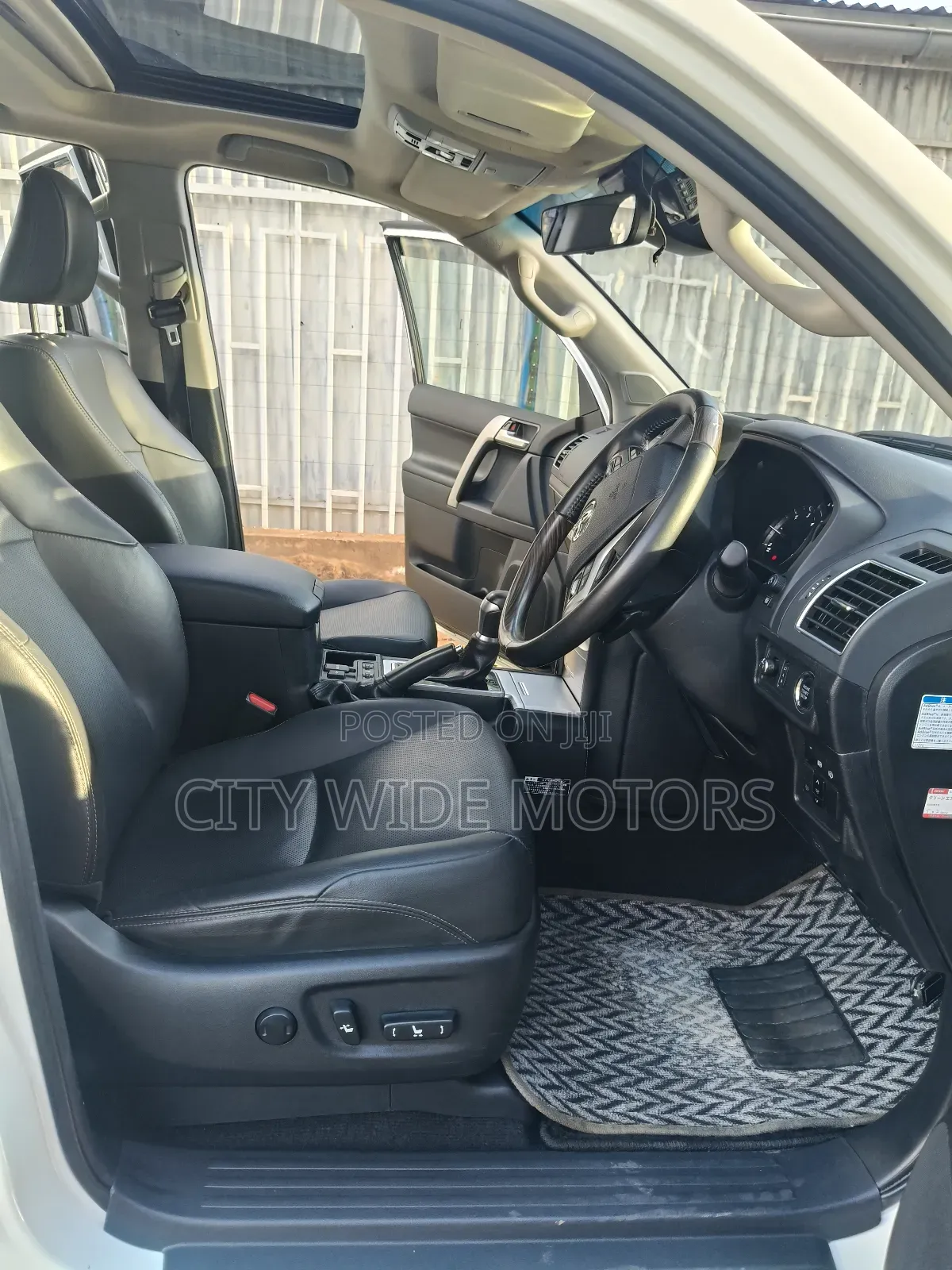 Toyota Land Cruiser Prado 2.8 2021 White