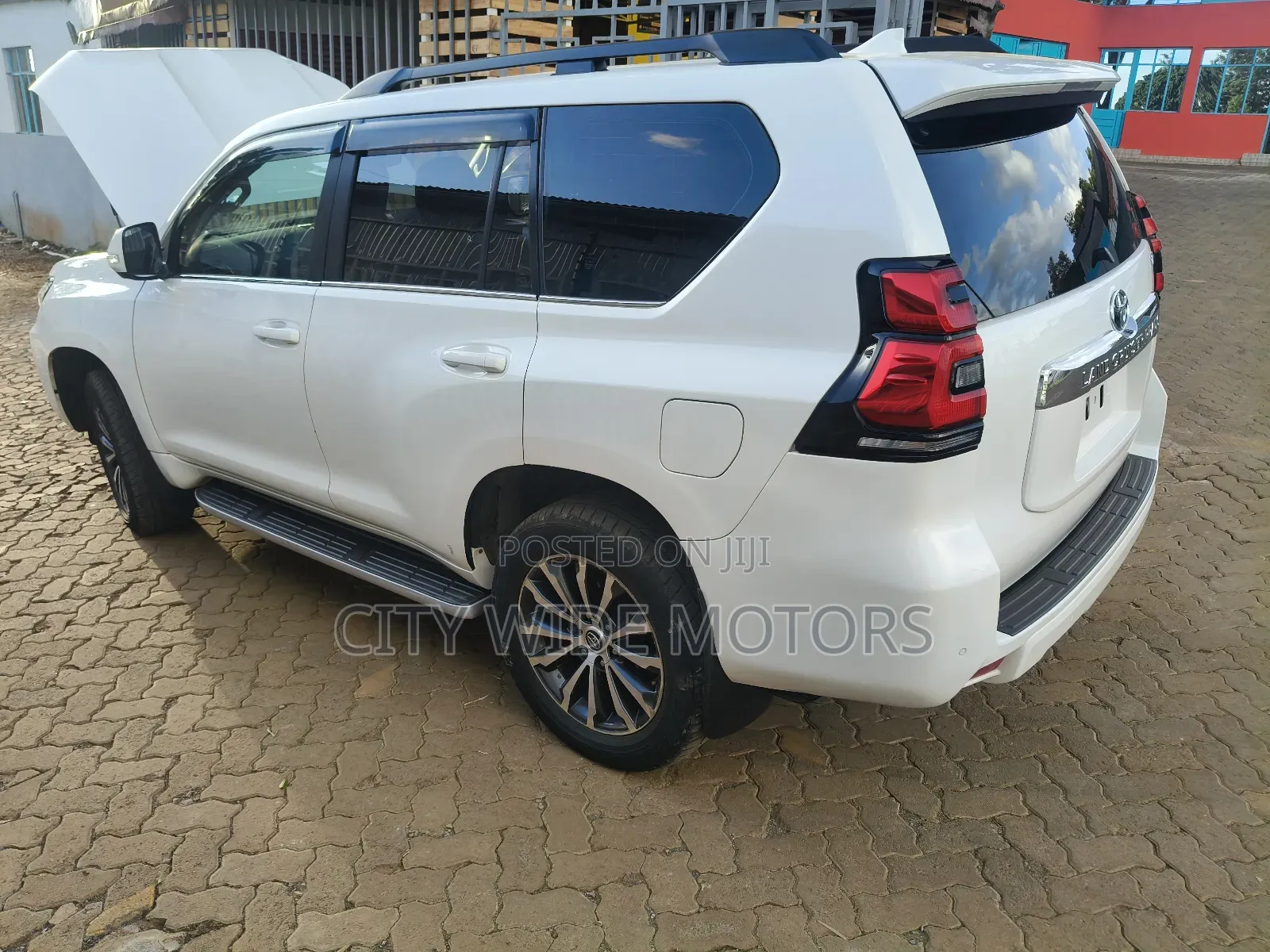 Toyota Land Cruiser Prado 2.8 2021 White