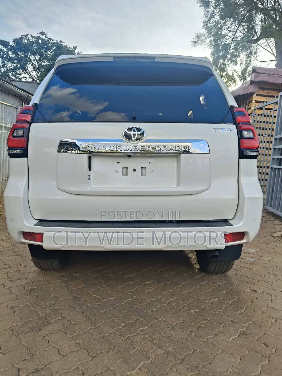 Toyota Land Cruiser Prado 2.8 2021 White
