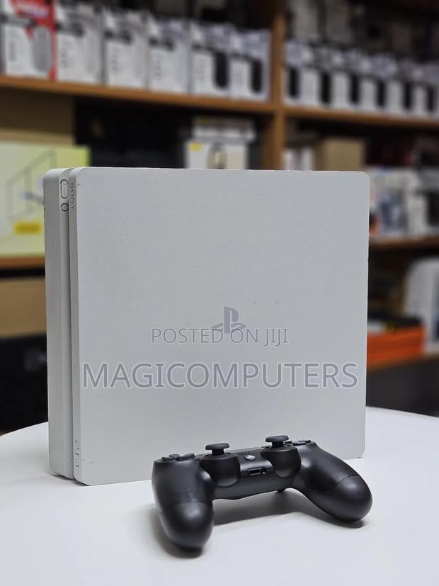 Ps4 500gb 
Very Clean - thumbnail 2