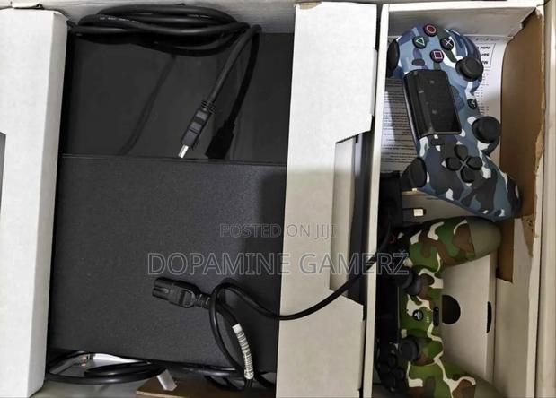 Playstation 4 Standard - thumbnail 2