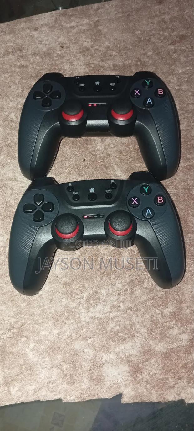 Double Bluetooth Wireless Gaming Pads - thumbnail 3