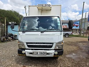 Mitsubishi Fuso Canter 2015 White