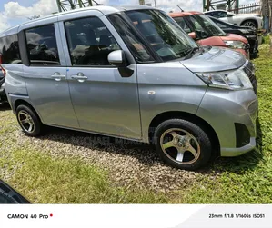 Toyota Roomy 2018 Silver