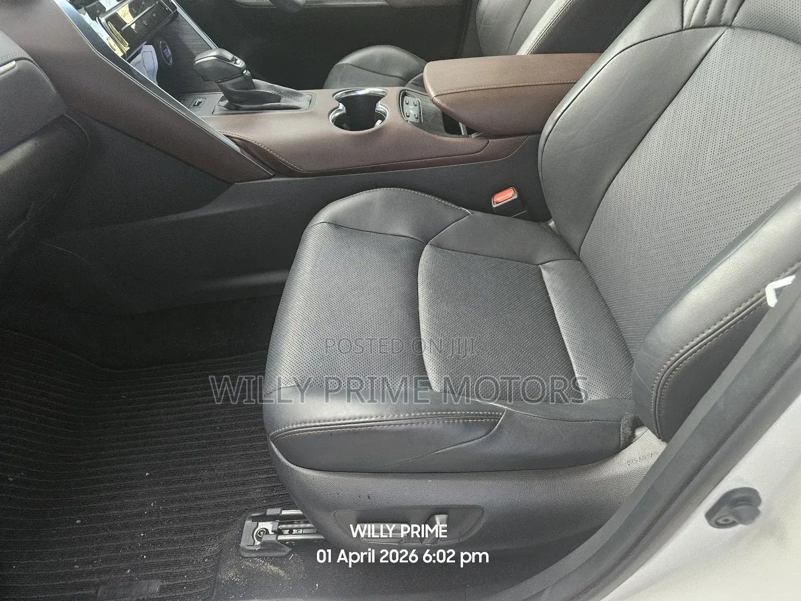 Toyota Harrier 2.0 2020 White